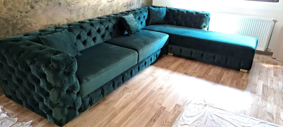 Ugaona garnitura sa ugrađenim ležajem